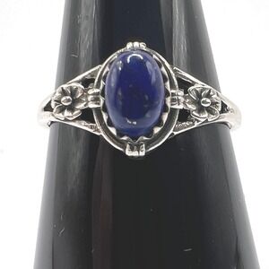 Oval Lapis Lazuli, Sterling Silver, Size 8 ring, Southwest, Boho, Floral Accent